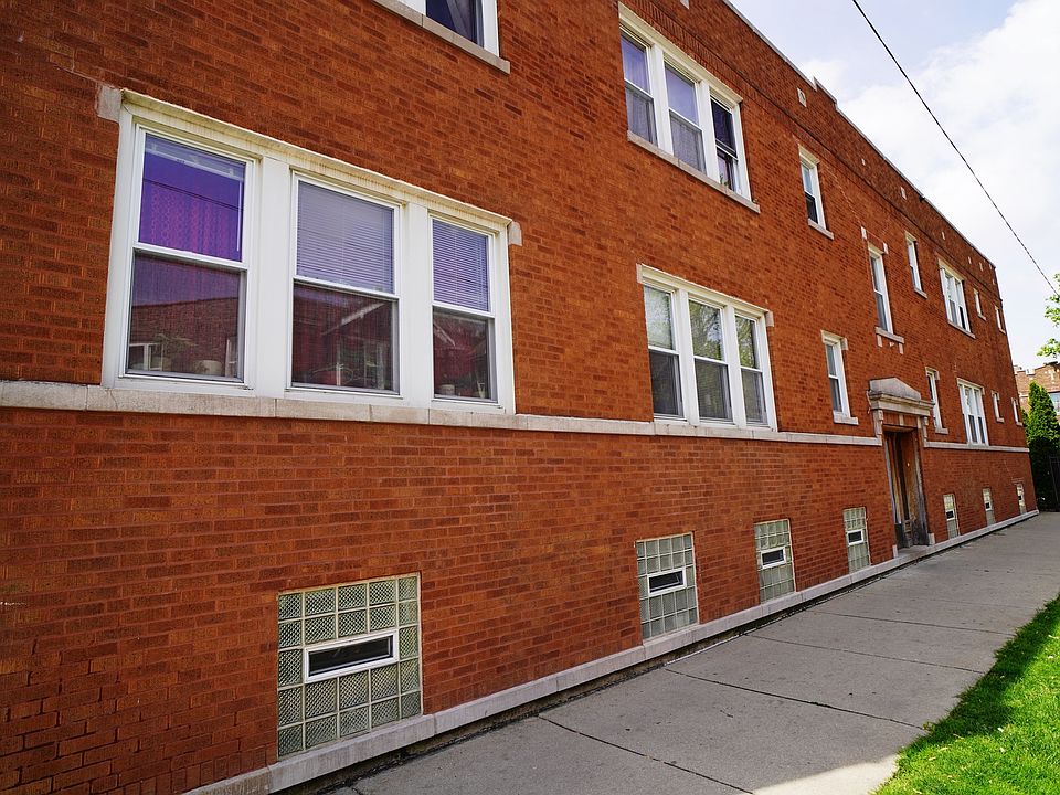 1st image of 3925 W Wellington Ave #2F