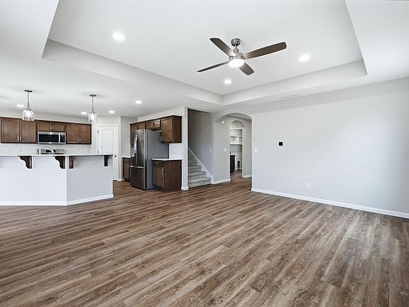 4th image of 302 Saddle Ridge Dr