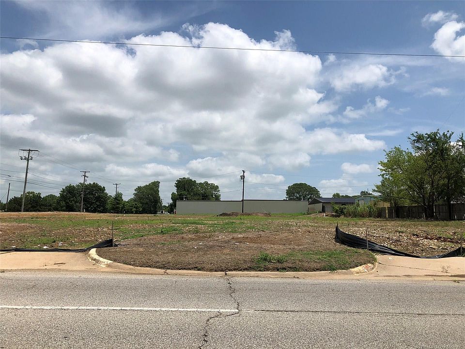 1st image of 1300 SE Washington Blvd