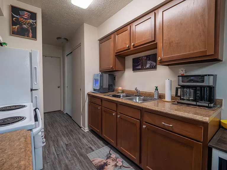 Allen Creek Apartments — Photo 38