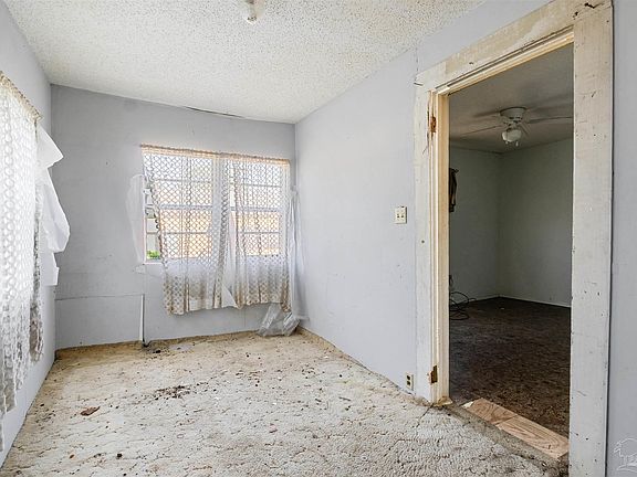 5th image of 1206 W Brainerd St