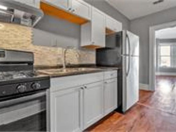 3rd image of 1073 Grant St APT 15