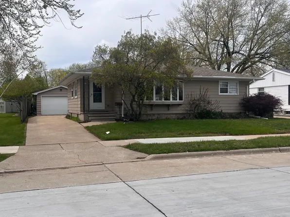 219 N Lark St, Oshkosh, WI 54902