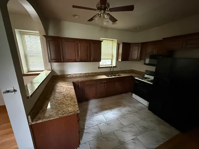 2 bed, 1400 sqft, $1,550 — Photo 1
