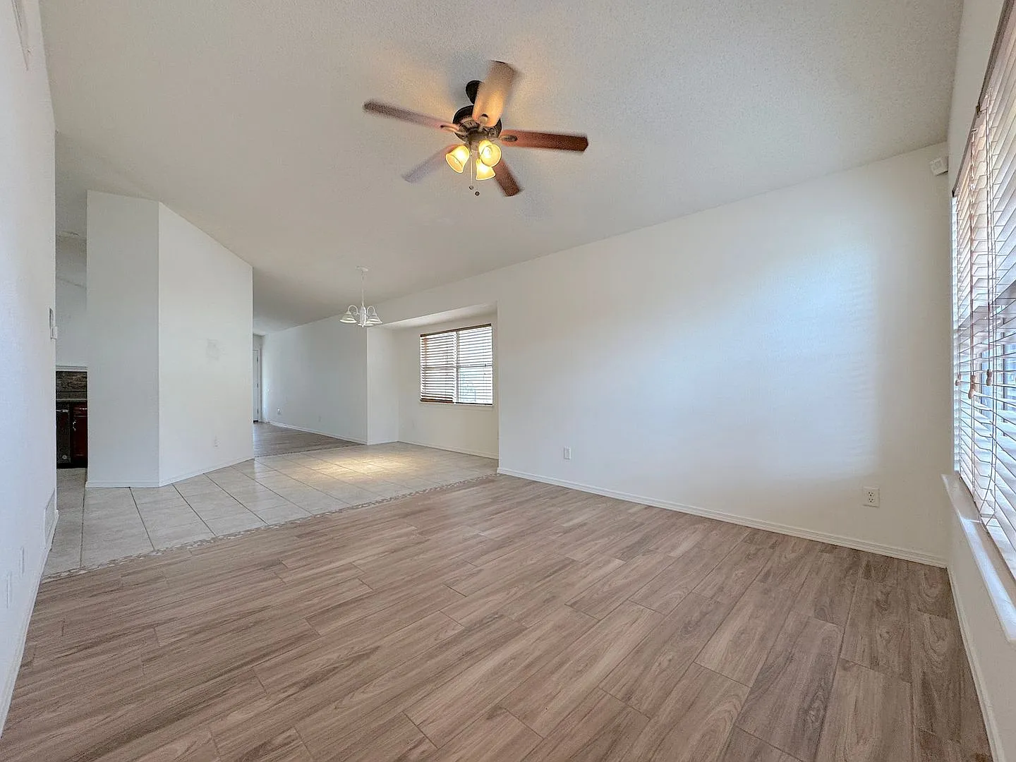 East El Paso 3bed/2bath refrig A/C Home next to Park! — Photo 2