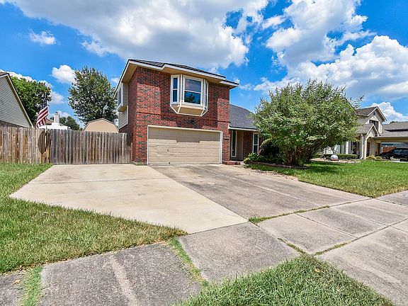 2nd image of 1201 Wildwood Dr