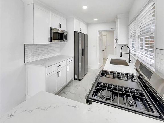 5th image of 136 Victor Cir NW