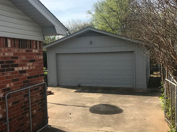 2 car with remote entry.