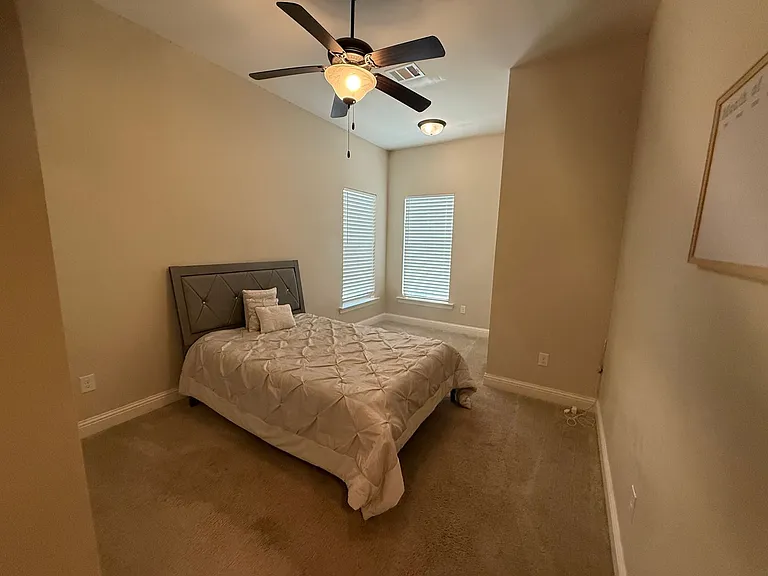 908 Lakehaven Dr — Photo 15