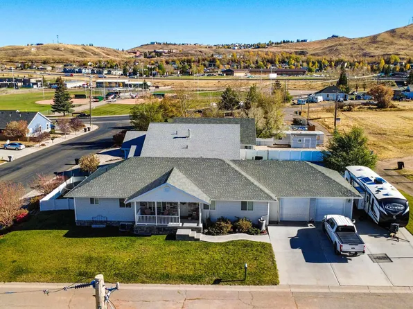 803 7th St, Evanston, WY 82930