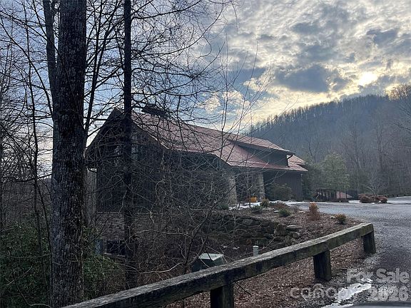 5th image of 114 Huckleberry Ridge Ln