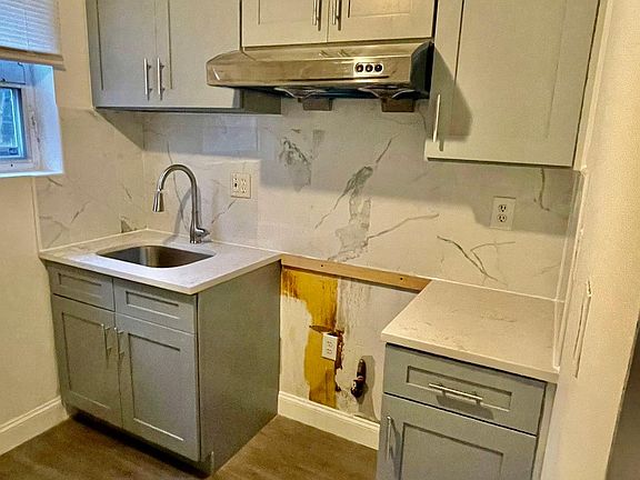 5th image of 2414 S Beulah St