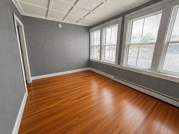 3rd image of 3 Weston St #2