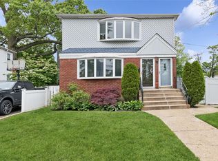 123 Denton Ave, Lynbrook, NY 11563
