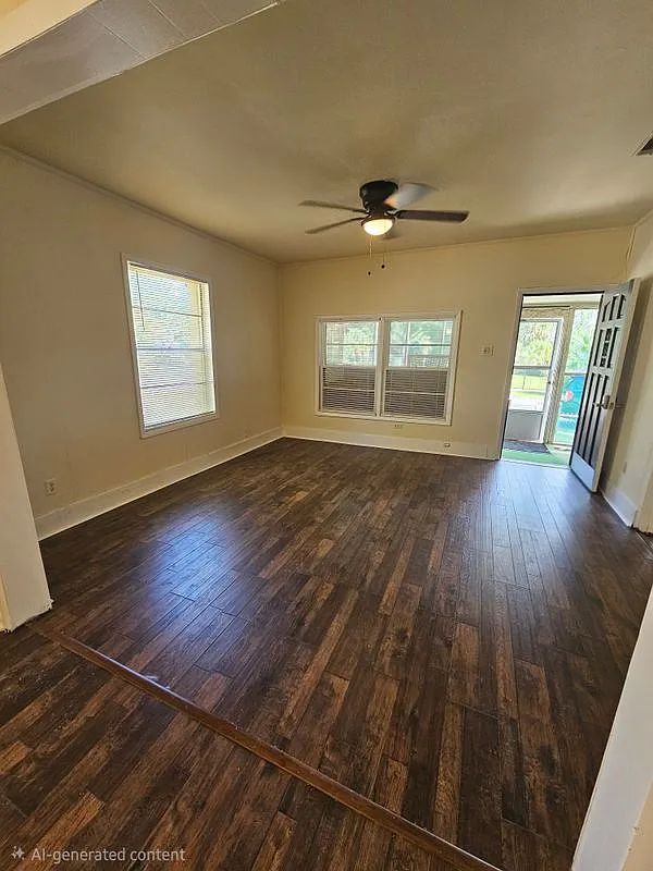3 bed, 1.0 bath, 1000 sqft, $1,300 — Photo 4