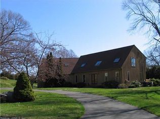 21 Mustang Dr, Guilford, CT 06437