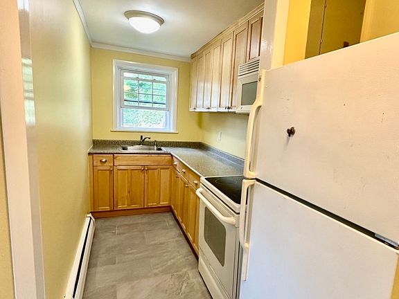 3rd image of 15 Prospect St