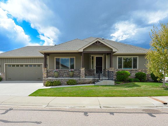 A2 - 2851 Crooked Wash Dr Loveland-large-018-29-Front8-1500x892-72dpi.jpg