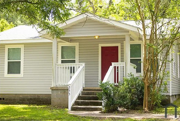 3 bed, 1044 sqft, $1,300 — Photo 3