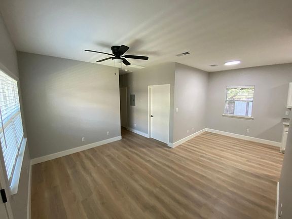 4th image of 3318 Blumie St #B