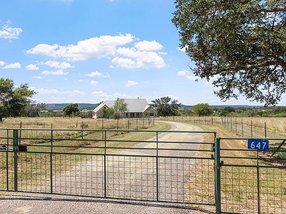 3rd image of 647 Funf Kinder Rd