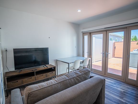 5th image of 2021 Euclid Ave #1-A