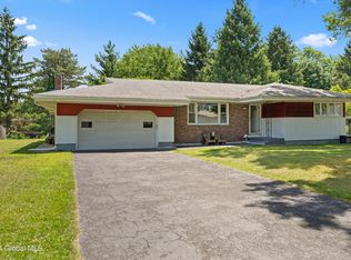 8 Orchard Grv, Loudonville, NY 12211