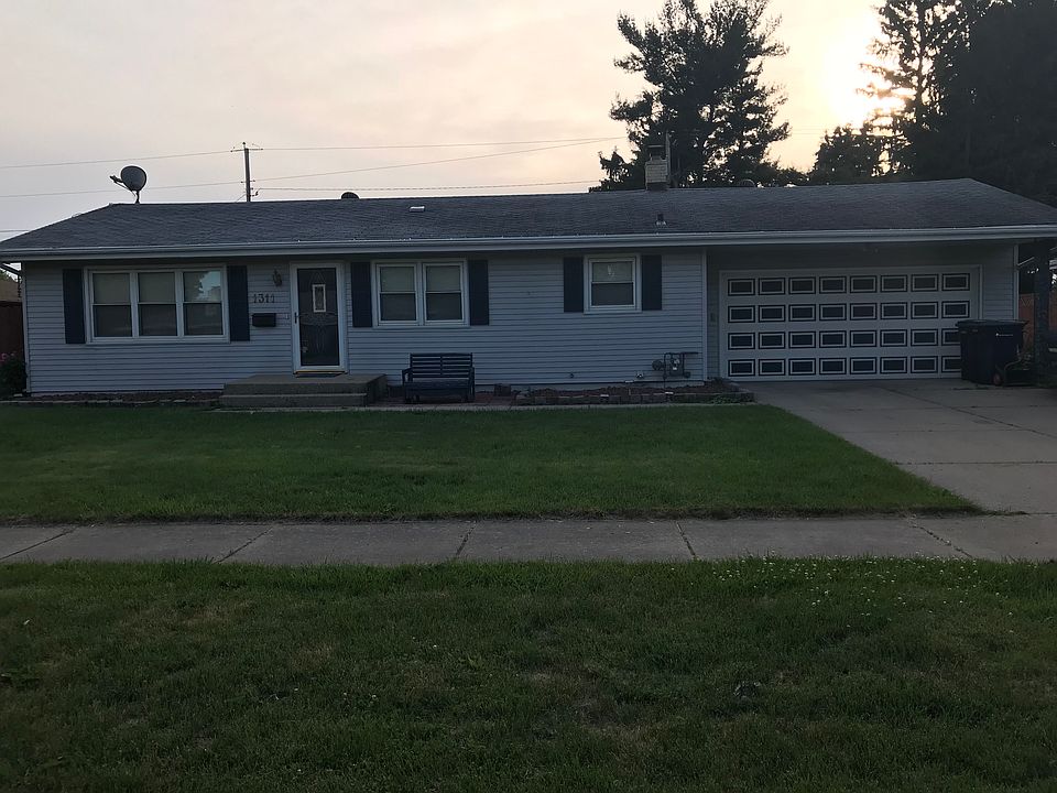 1st image of 1311 N Sumac Dr