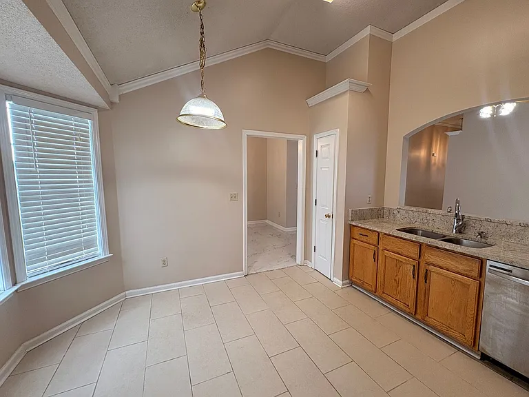 390 N Ericson Rd — Photo 5