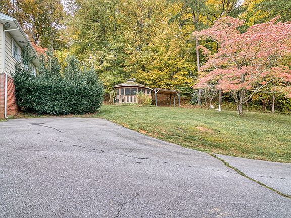 3rd image of 167 Grove Park Dr