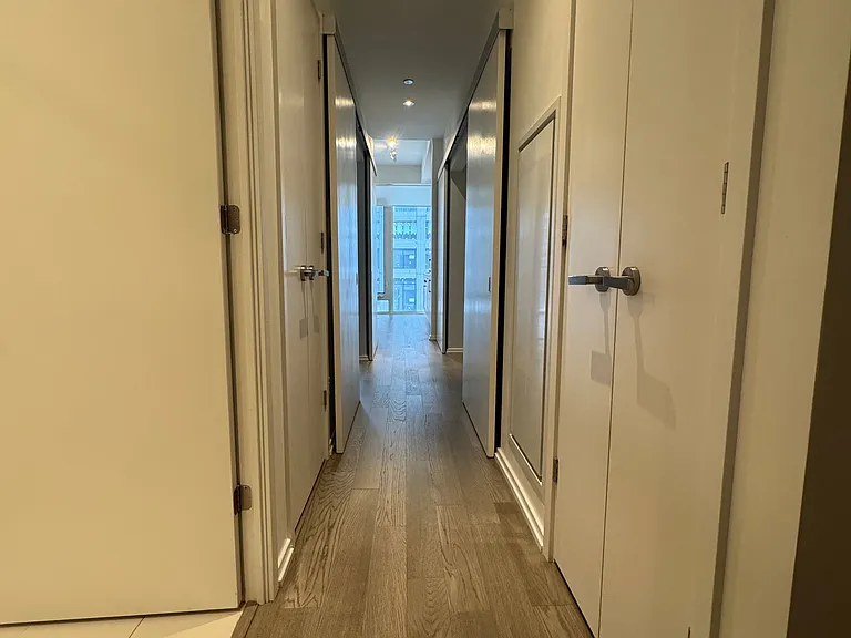 5 Soudan Ave #914 — Photo 10