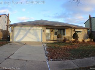 36134 Del Ray Dr, Sterling Heights, MI 48310