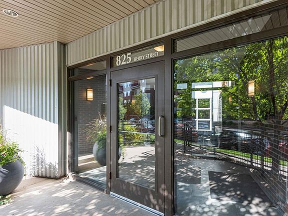 4th image of 825 Berry St APT 303