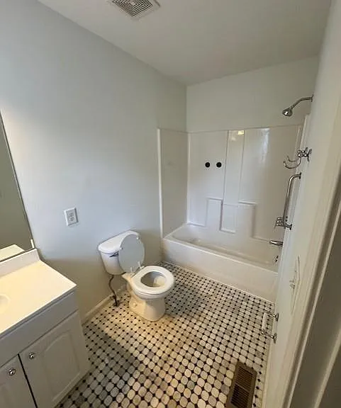 1464 Hawthorne Ave NW — Photo 8