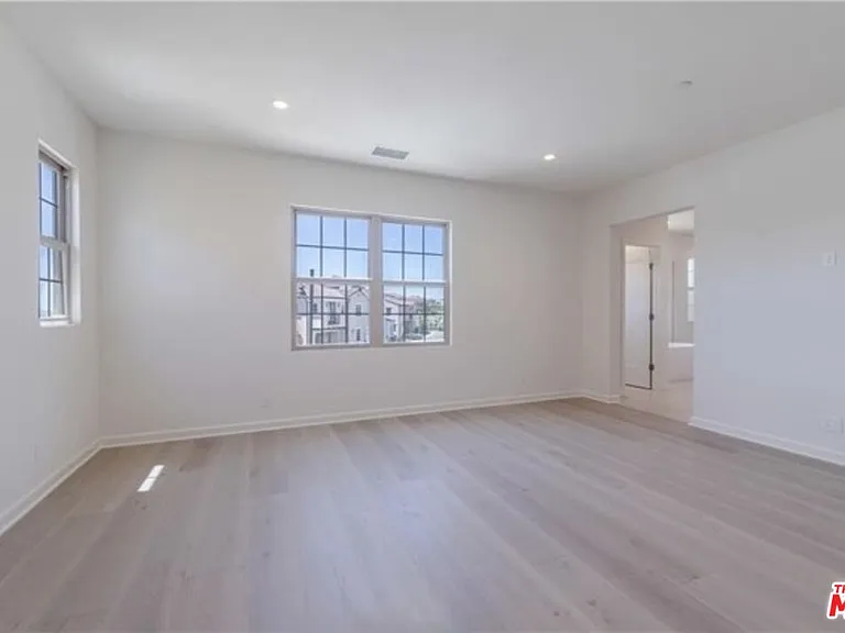 113 Escala — Photo 17