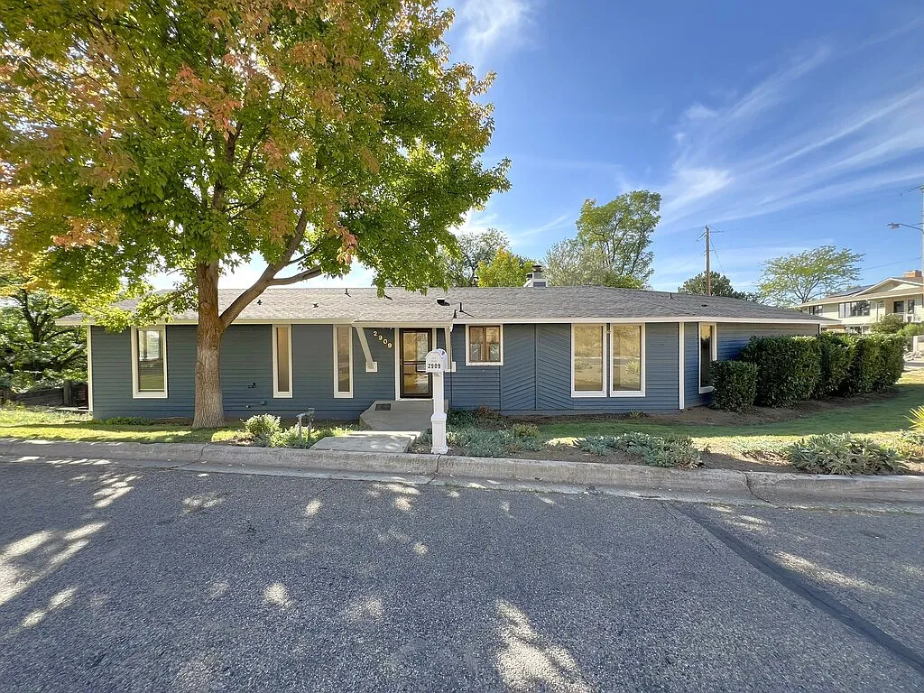 4 bed, 2573 sqft, $3,450 — Photo 1