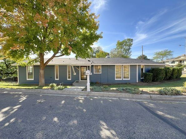 2909 N Hillway Dr