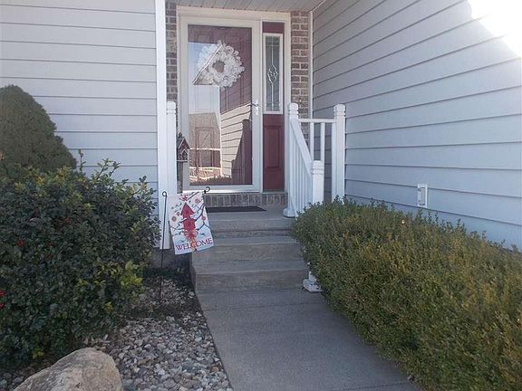 2nd image of 3013 S Parkway Ct