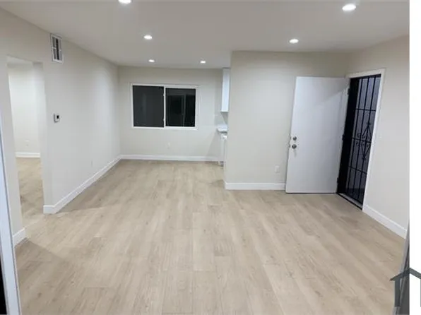 13147 Vanowen St #8, North Hollywood, CA 91605