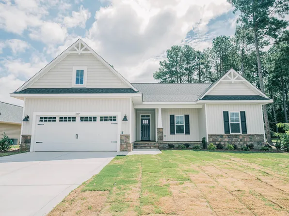 219 Crescent Dr, Dunn, NC 28334
