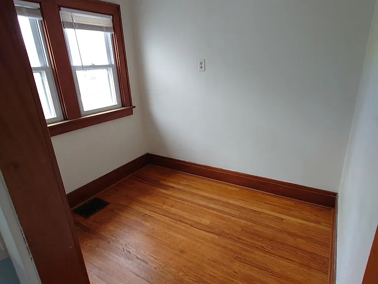 64U Parkwood Ave — Photo 13