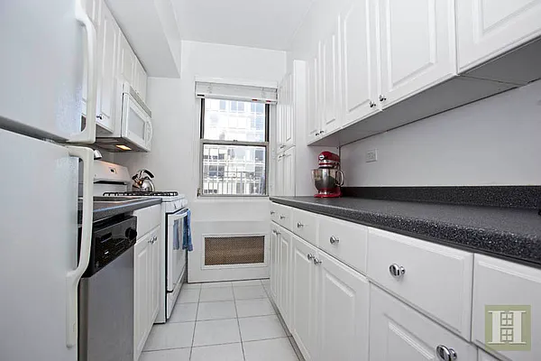 Rented by Halstead Real Estate | media 14