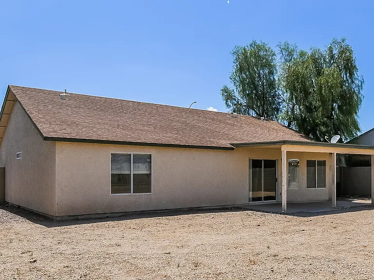 527 N Bailey Cir — Photo 16
