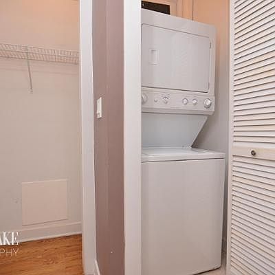 2nd image of 2539 N Sawyer Ave APT 3B
