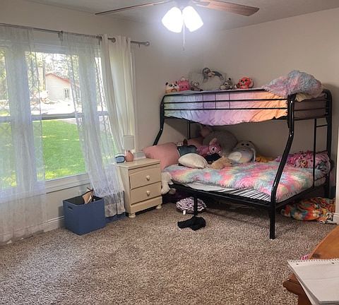 3rd image of 102 Pineland Ln