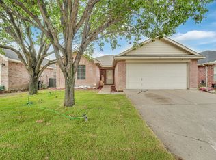 321 Dakota Dr, Arlington, TX 76002