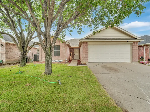 321 Dakota Dr, Arlington, TX 76002