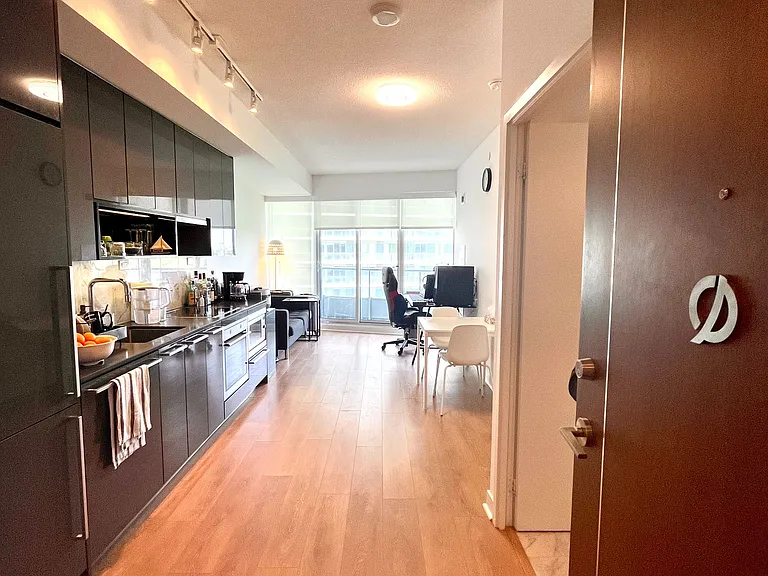 115 McMahon Dr #706 — Photo 2
