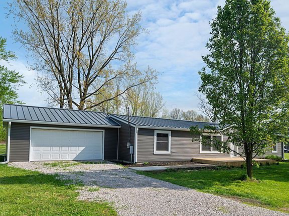 3rd image of 398 Fairview St