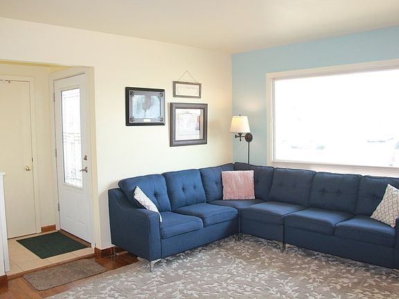 2nd image of 570 8th St